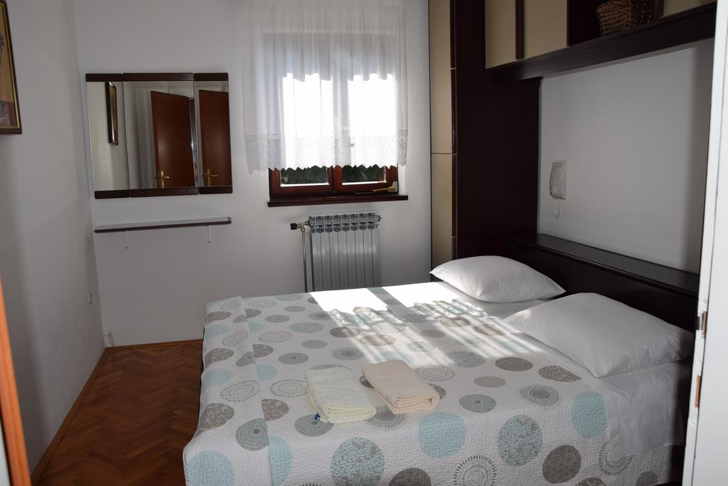 Apartment Marija With Terrace Brsec Exterior photo