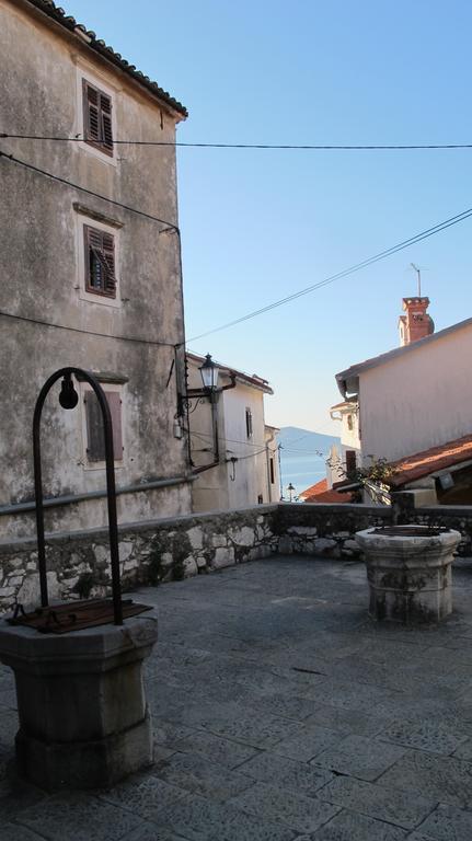 Apartment Marija With Terrace Brsec Exterior photo